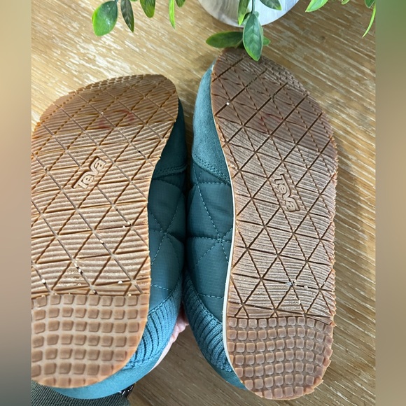 Teva Women's Quilted Moccasins in Teal and Red - Picture 2 of 2